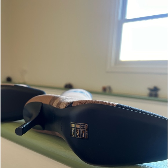 *** BURBERRY Knitted Sock Boots*** - Picture 3 of 5